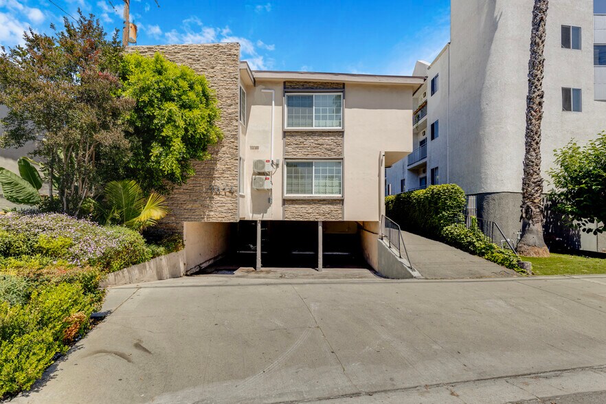 1814 Grismer Ave, Burbank, CA à vendre - Photo de l’immeuble – Image 1 sur 17