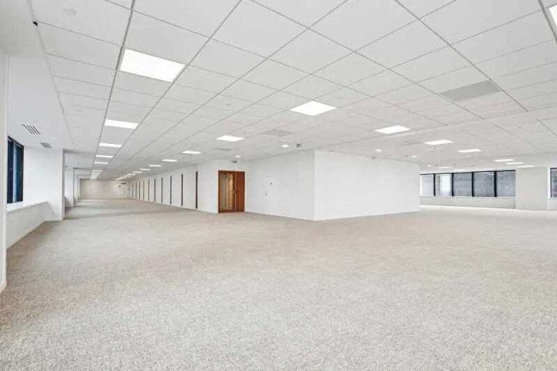20 Avenue André Prothin, Courbevoie à louer - Photo de l’immeuble – Image 3 sur 15