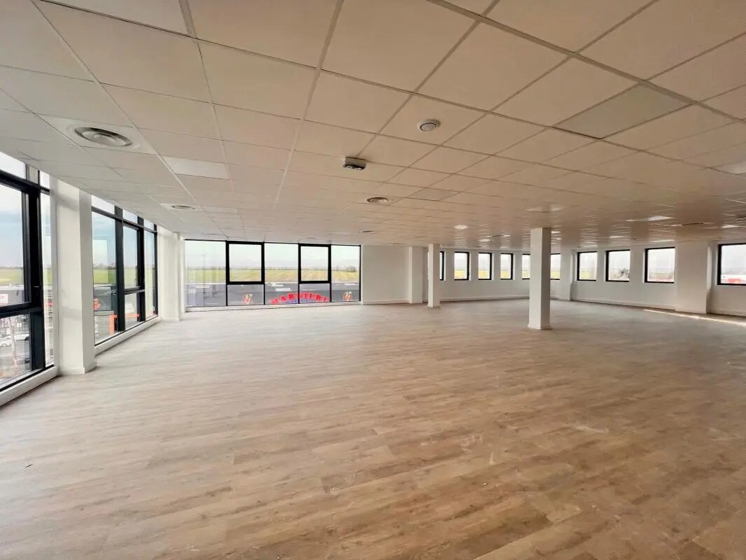 10 Rue Des Frères Lumière, Plaisir à louer Photo intérieure– Image 1 sur 7