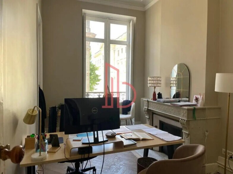 Bureau dans Bordeaux à louer - Photo de l’immeuble – Image 3 sur 8