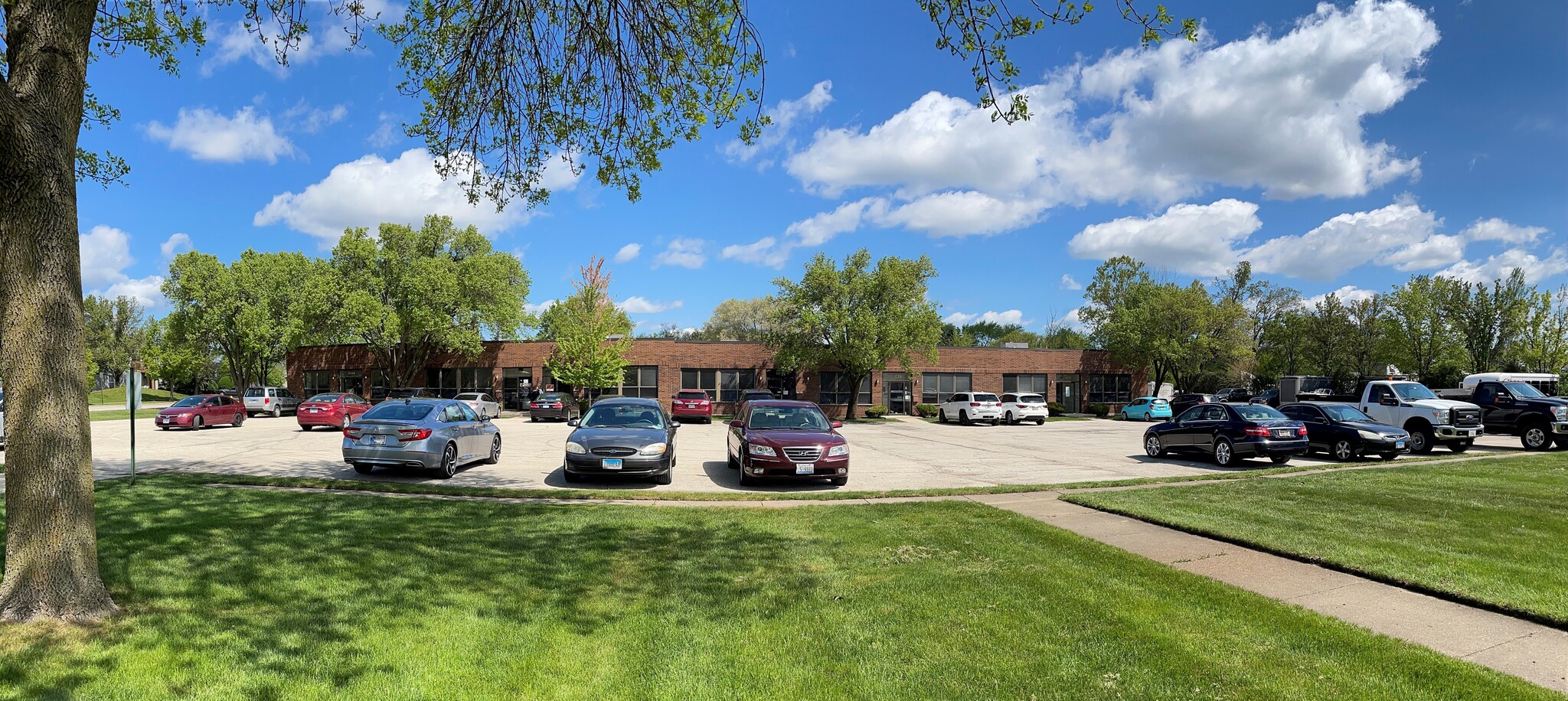 800 W Central Rd, Mount Prospect, IL à louer Photo de l’immeuble– Image 1 sur 10