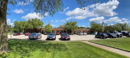 800 W Central Rd, Mount Prospect, IL à louer Photo de l’immeuble– Image 1 sur 10