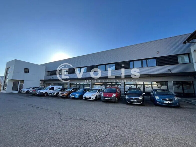 112 Avenue Franklin Roosevelt, Vaulx-en-Velin à louer - Photo de l’immeuble – Image 3 sur 39