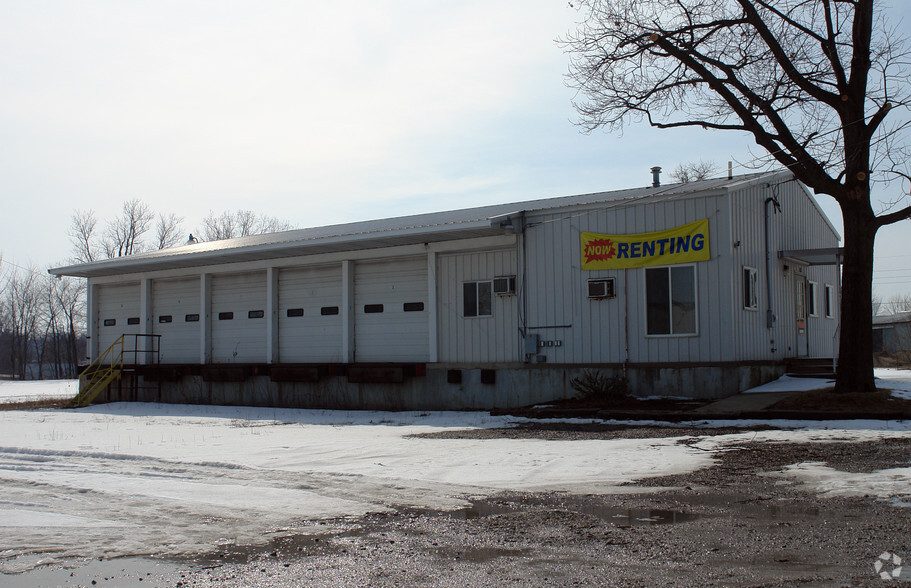 403 Stocker St, Angola, IN à louer - Photo principale – Image 1 sur 2