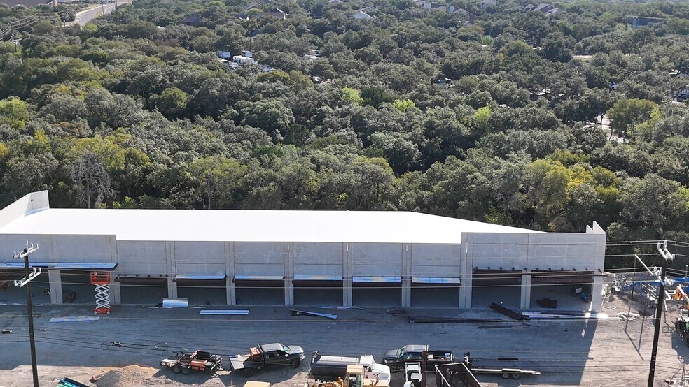 W Loop 1604 and West Military Drive, San Antonio, TX à louer - Vidéo sur l’annonce professionnelle – Image 2 sur 13