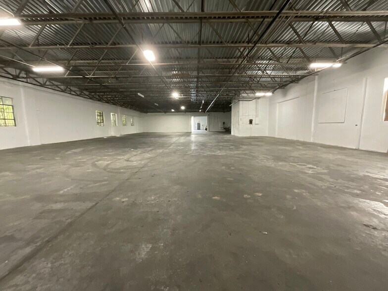 207 W Hampton Ave, Capitol Heights, MD à louer - Photo de l’immeuble – Image 3 sur 7