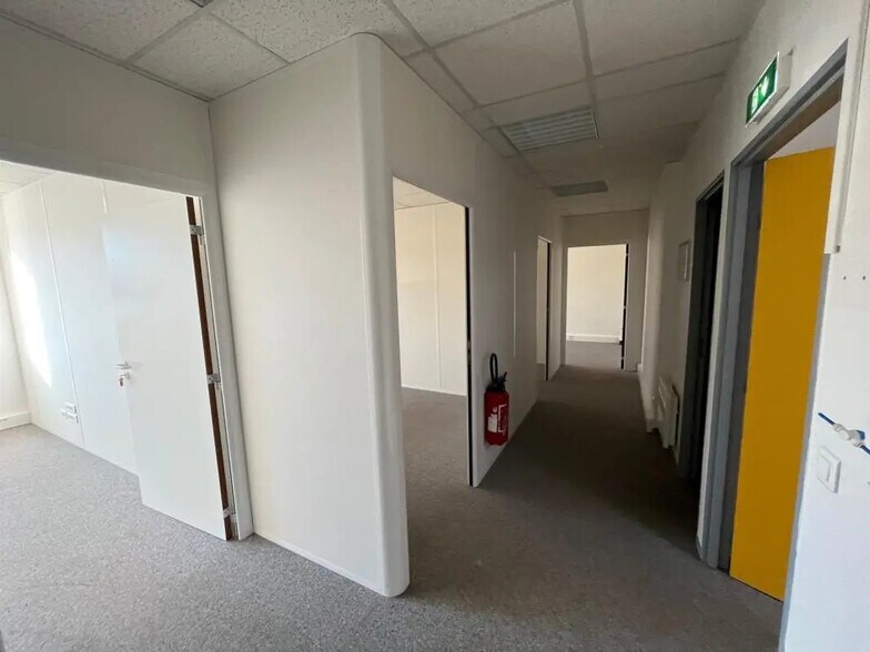 Local d’activités dans Herblay-sur-Seine à louer - Photo intérieure – Image 2 sur 9
