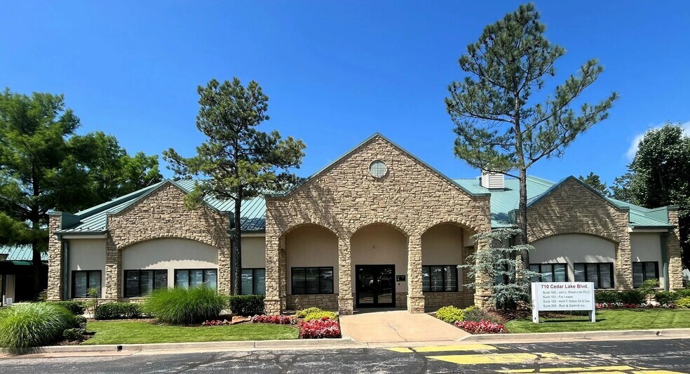 710 Cedar Lake Blvd, Oklahoma City, OK à louer - Photo de l’immeuble – Image 1 sur 9