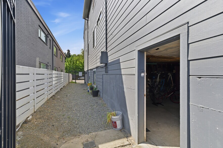 4526 S Henderson St, Seattle, WA à vendre - Photo de l’immeuble – Image 3 sur 16