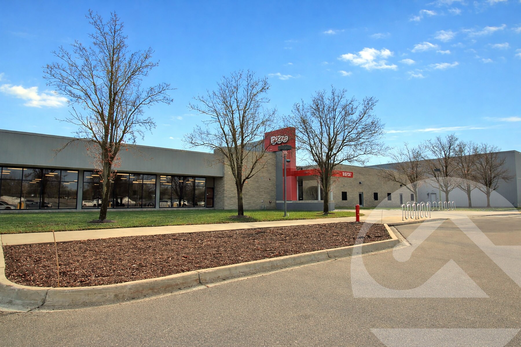 33737 W 12 Mile Rd, Farmington Hills, MI à louer Photo principale– Image 1 sur 2