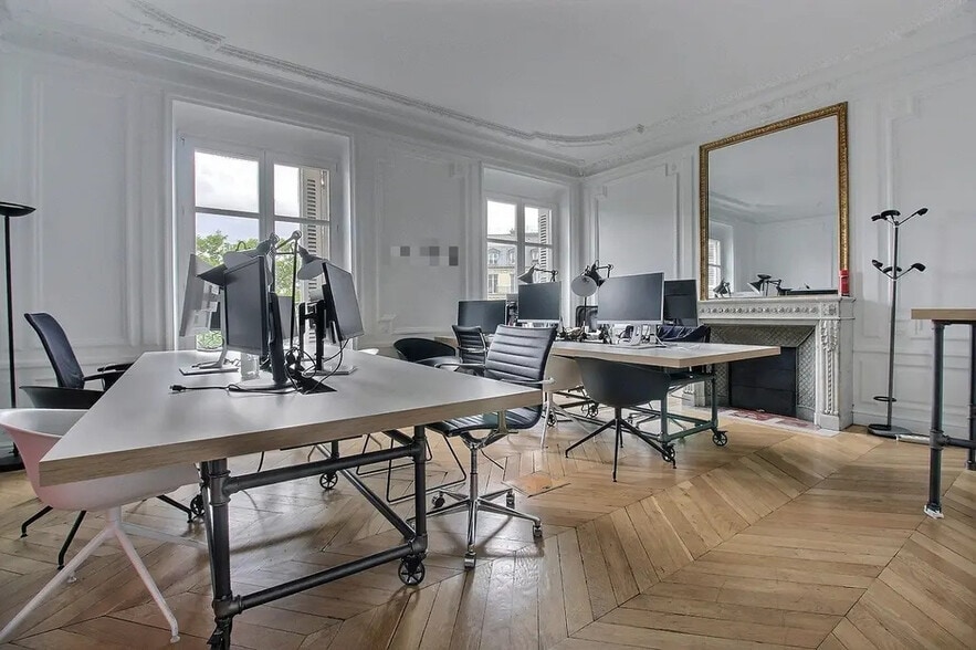 2 Rue De Clichy, Paris à louer - Photo de l’immeuble – Image 2 sur 9