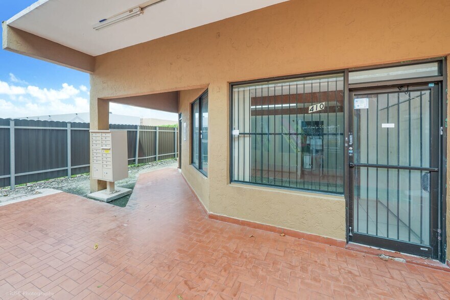 1651 W 37th St, Hialeah, FL à vendre - Photo de l’immeuble – Image 3 sur 23