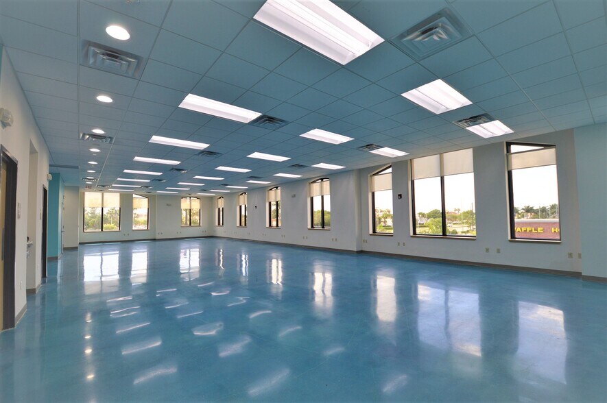 33004 S Dixie Hwy, Florida City, FL à louer - Photo de l’immeuble – Image 3 sur 10