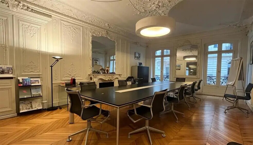 Bureau dans Paris à louer - Photo de l’immeuble – Image 1 sur 7