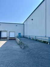 110 Bentley Ave, Nepean, ON à louer Photo intérieure– Image 1 sur 2