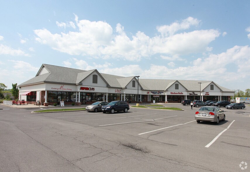 8220-8250 Cazenovia Rd, Manlius, NY à louer - Photo principale – Image 1 sur 6