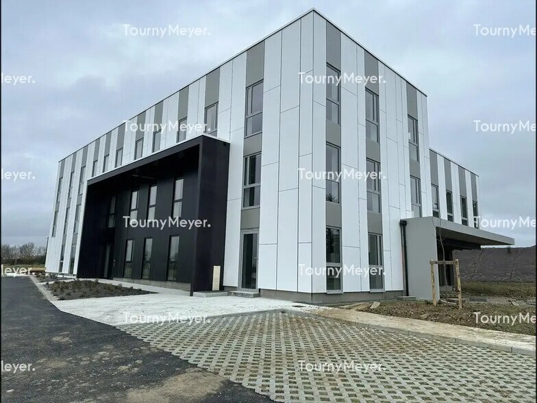 10 Rue De La Sèvre, Le Pallet à louer - Photo de l’immeuble – Image 1 sur 5