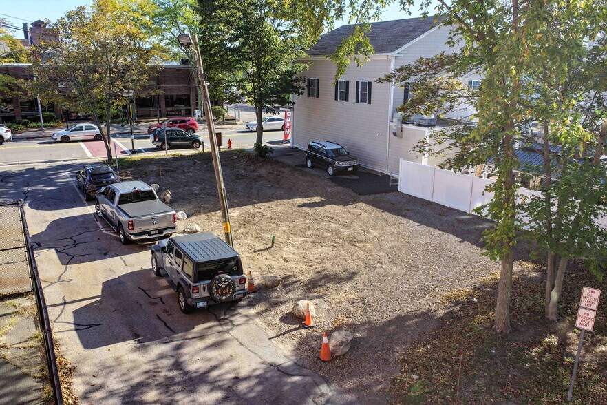 30 Porter St, Stoughton, MA à vendre - Photo principale – Image 1 sur 1