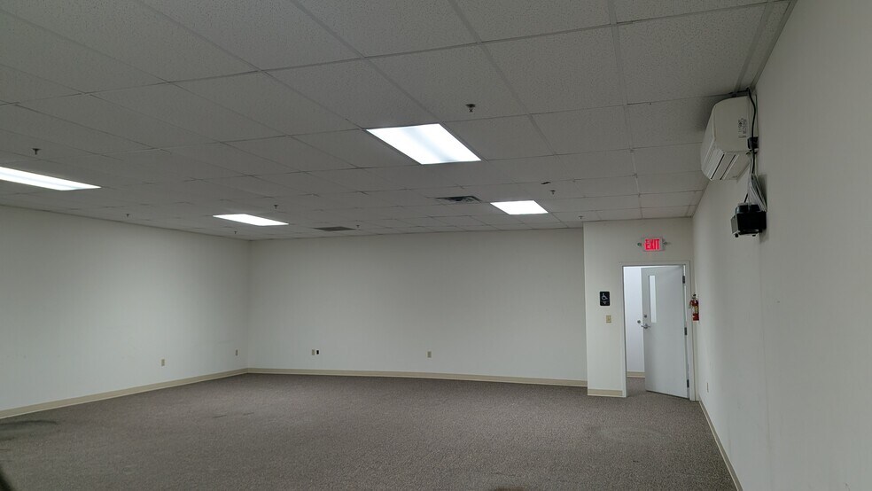 1200 Corporate Blvd, Lancaster, PA à louer - Photo de l’immeuble – Image 3 sur 3