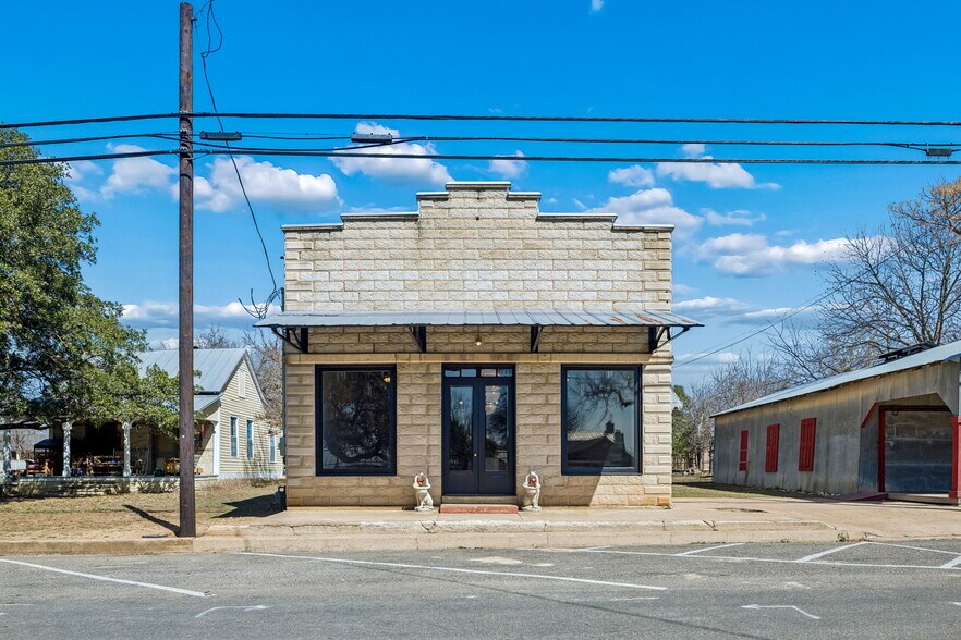 606 High St, Comfort, TX à vendre - Photo de l’immeuble – Image 1 sur 16
