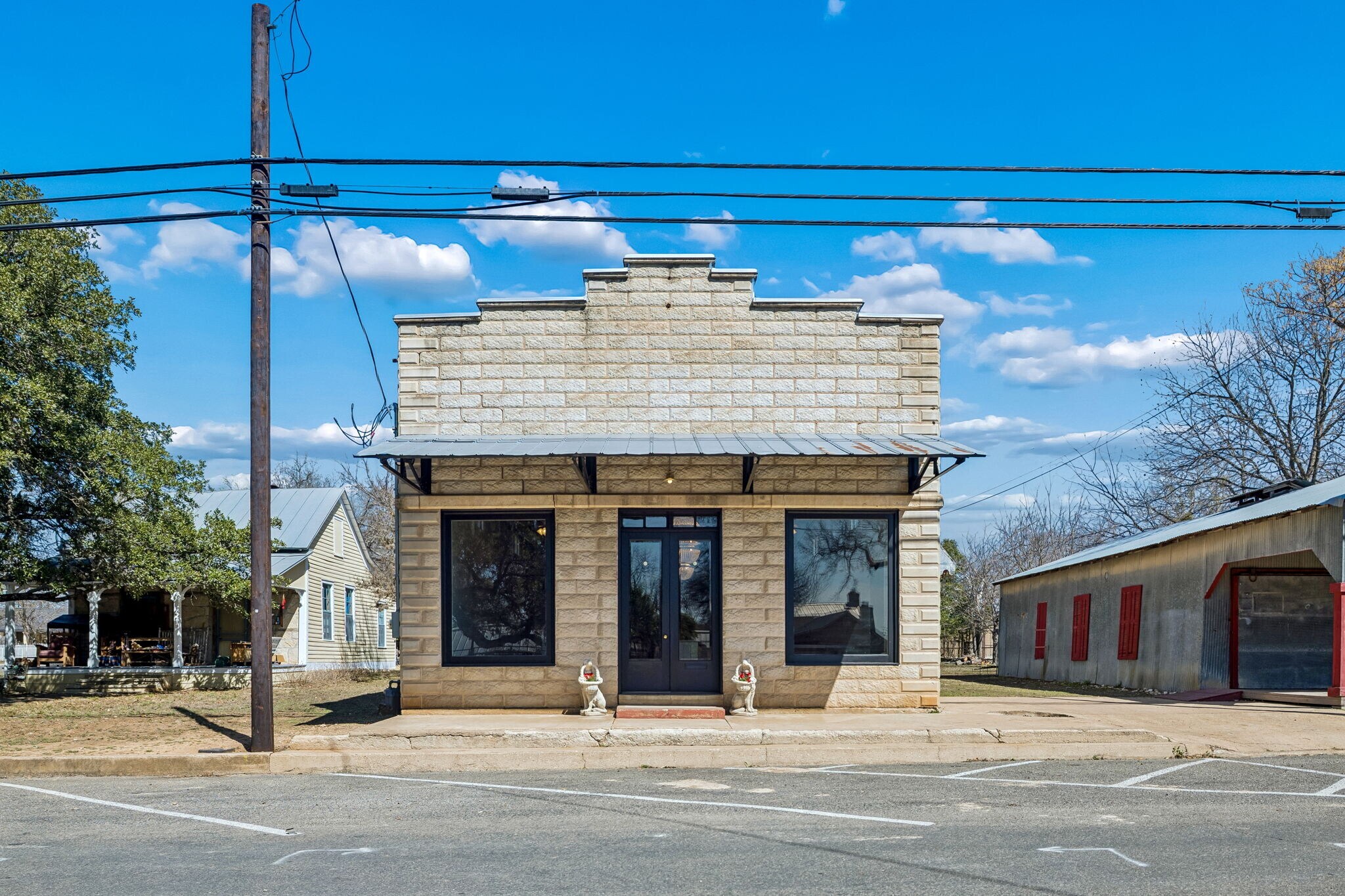 606 High St, Comfort, TX à vendre Photo de l’immeuble– Image 1 sur 17