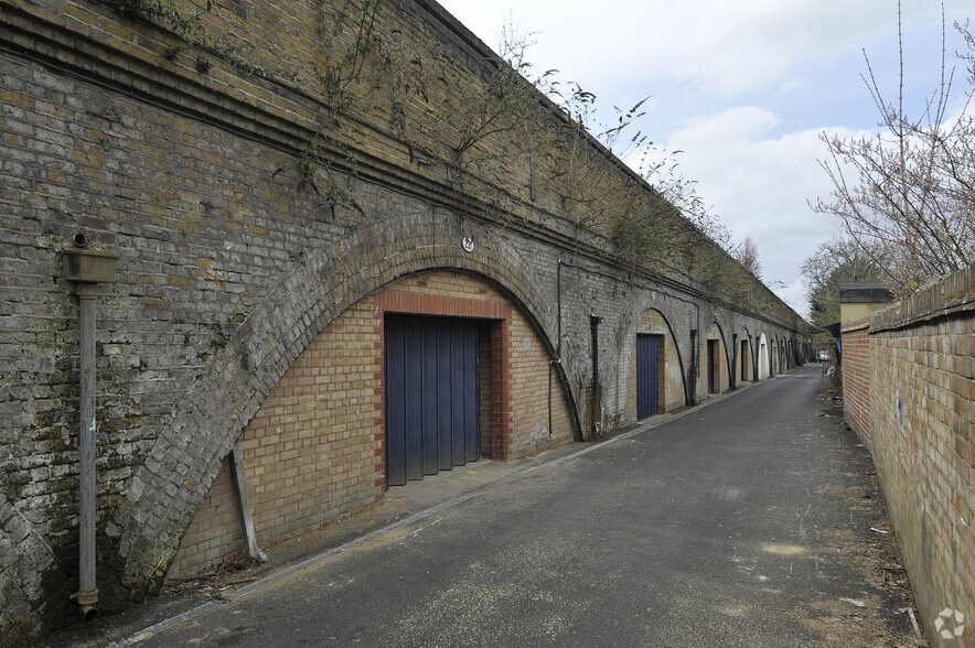 Grove Green Rd, Londres à louer - Photo de l’immeuble – Image 2 sur 4