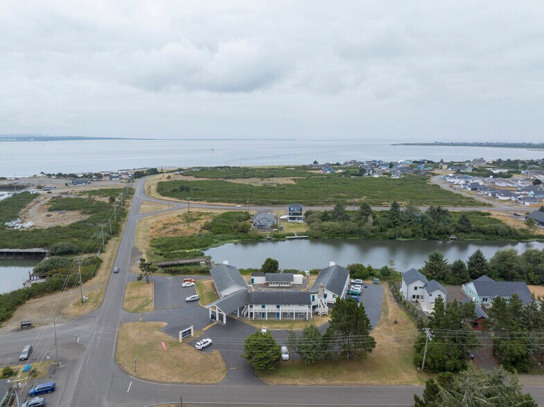 1031 Discovery Ave SE, Ocean Shores, WA à vendre - Photo de l’immeuble – Image 2 sur 55
