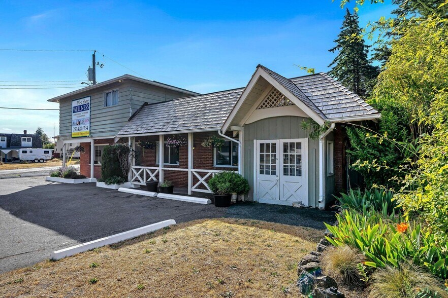 385 Lagoon Rd, Colwood, BC à vendre - Photo de l’immeuble – Image 2 sur 9