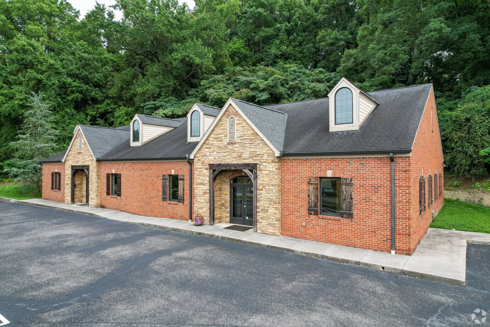 5820 Walden Dr, Knoxville, TN à louer Photo principale– Image 1 sur 7