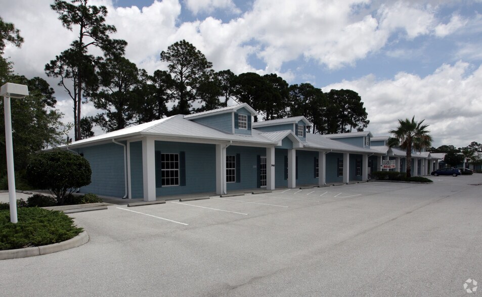946 Tamiami Trl, Port Charlotte, FL à louer - Photo principale – Image 1 sur 15