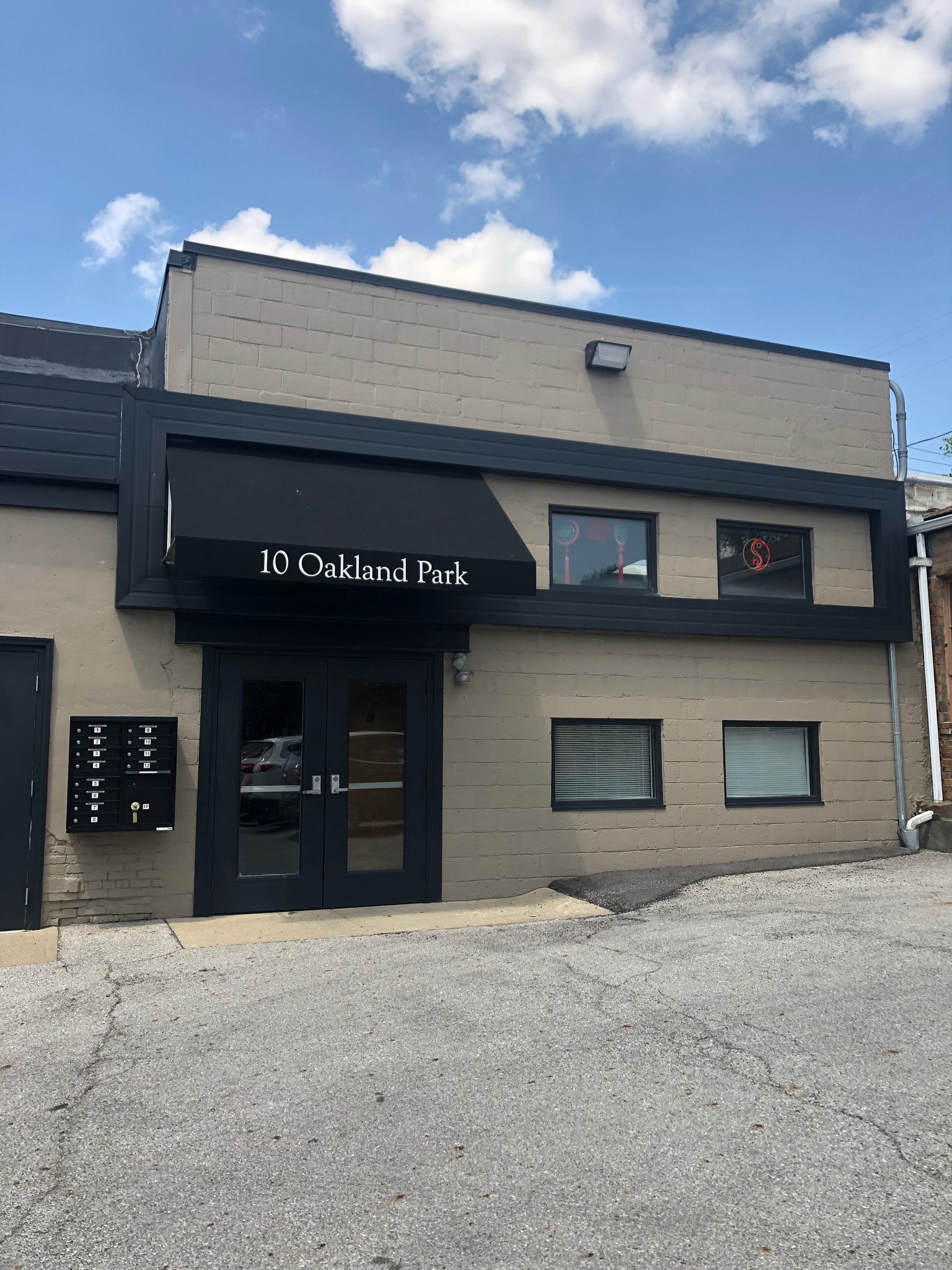 10 Oakland Park Ave, Columbus, OH à louer Photo de l’immeuble– Image 1 sur 5