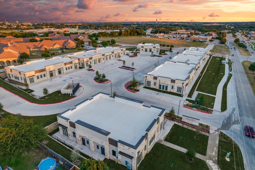 2168 Lake Forest Dr, McKinney, TX à louer - Photo de l’immeuble – Image 2 sur 6