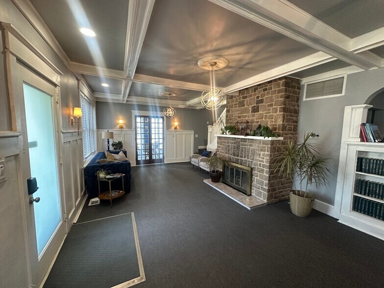 600 S White Horse Pike, Audubon, NJ à louer - Photo de l’immeuble – Image 2 sur 11