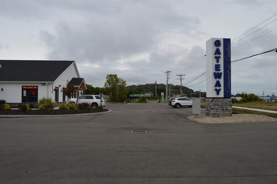 2656 N Columbus St, Lancaster, OH à louer - Photo de l’immeuble – Image 2 sur 8