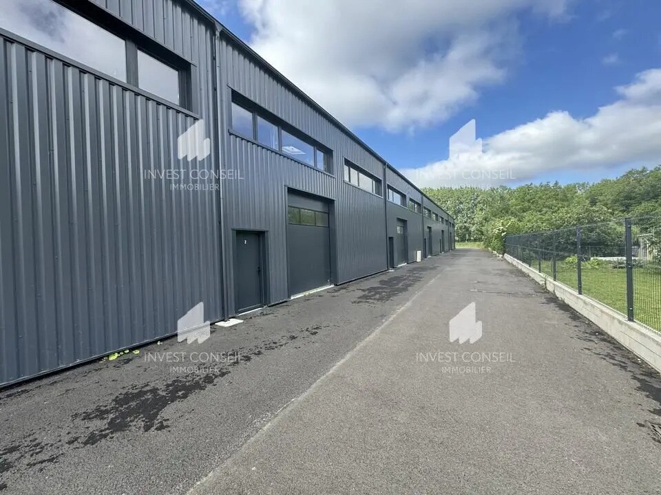 Local d’activités dans Bernes-sur-Oise à louer Photo de l’immeuble– Image 1 sur 7