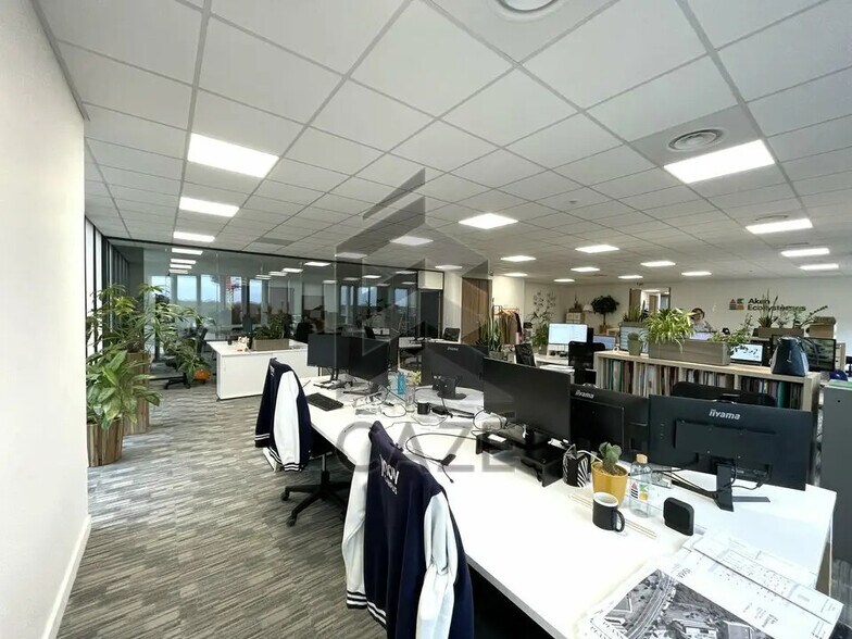 Bureau dans Mérignac à louer - Photo de l’immeuble – Image 2 sur 11