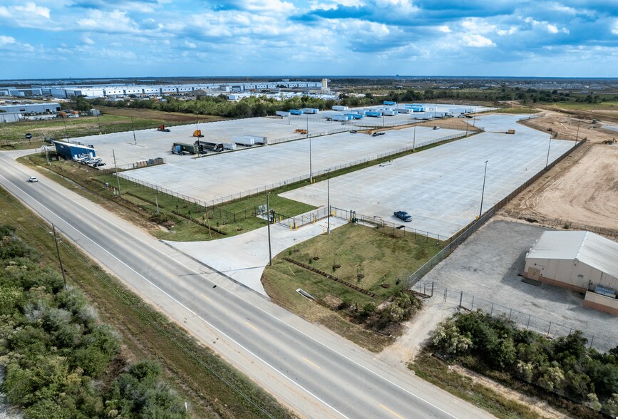 30229 Highway Blvd, Katy, TX à louer - Photo principale – Image 1 sur 4