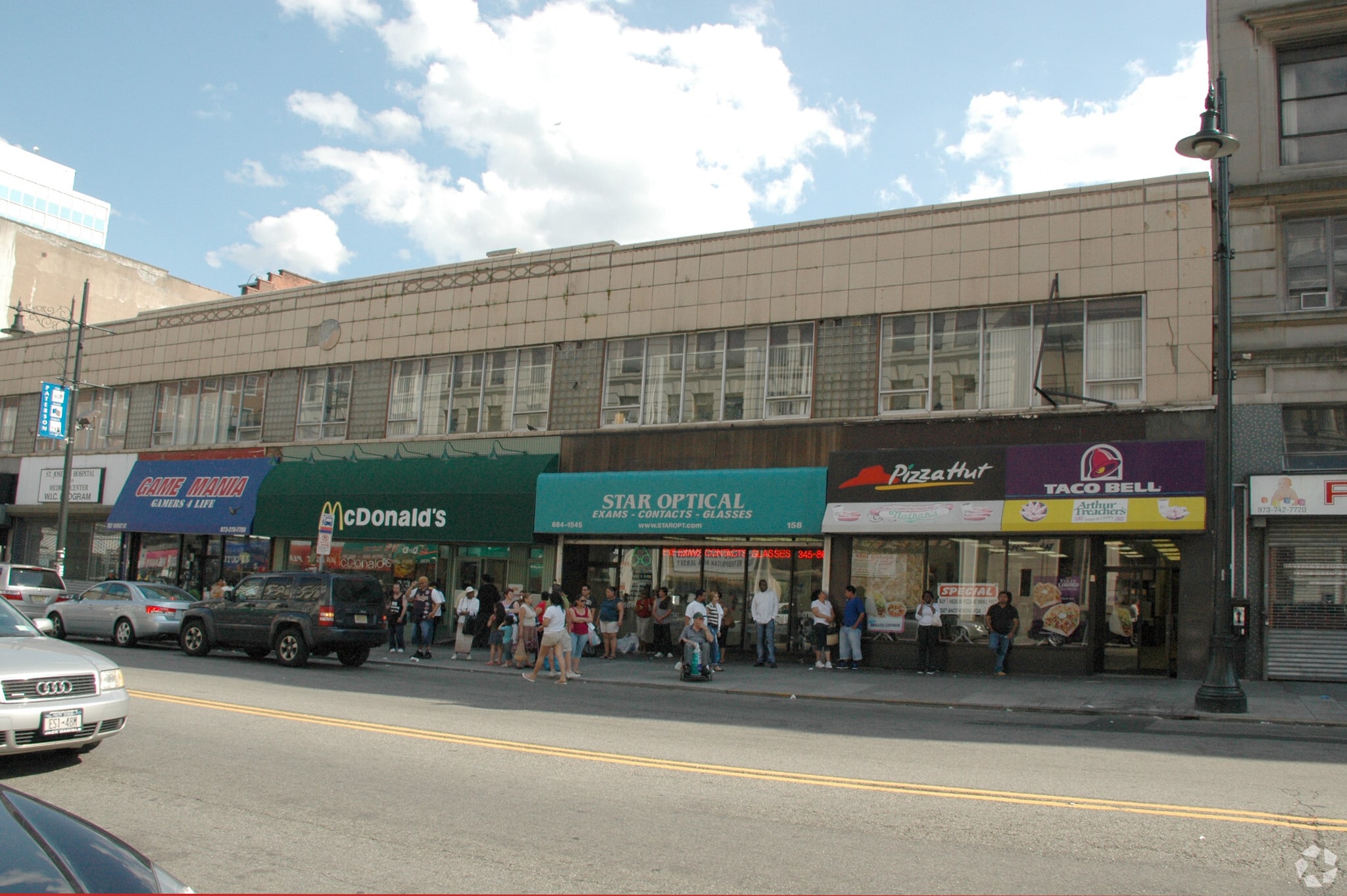 158-168 Market St, Paterson, NJ à louer Photo principale– Image 1 sur 4