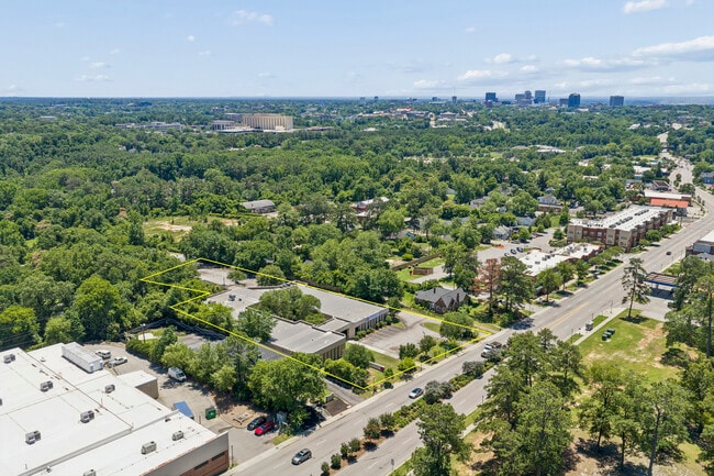 Plus de détails pour 3806 N Main St, Columbia, SC - Spécialisé aux enchères