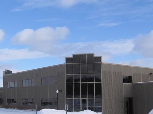 610 Whitetail Blvd, River Falls, WI à vendre - Photo de l’immeuble – Image 2 sur 15