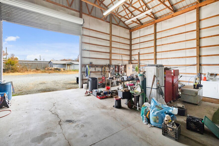 372 Jones St, Decatur, TN à louer - Photo de l’immeuble – Image 3 sur 24