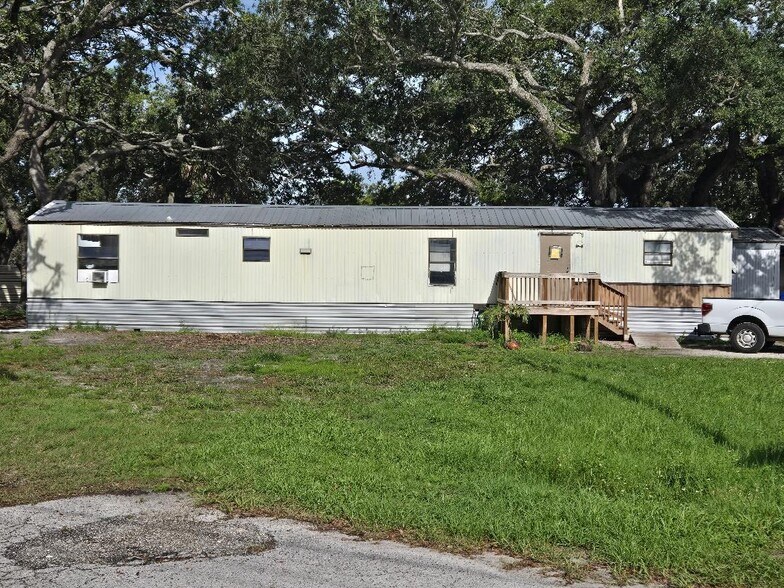 9801 New York St, Gibsonton, FL à vendre - Photo de l’immeuble – Image 3 sur 9
