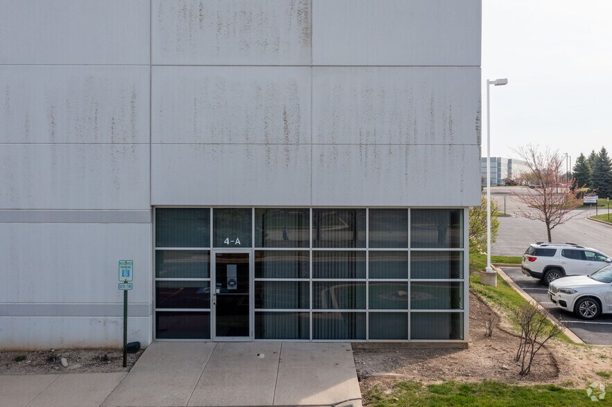 4 Northpoint Ct, Bolingbrook, IL à louer - Photo de l’immeuble – Image 3 sur 5