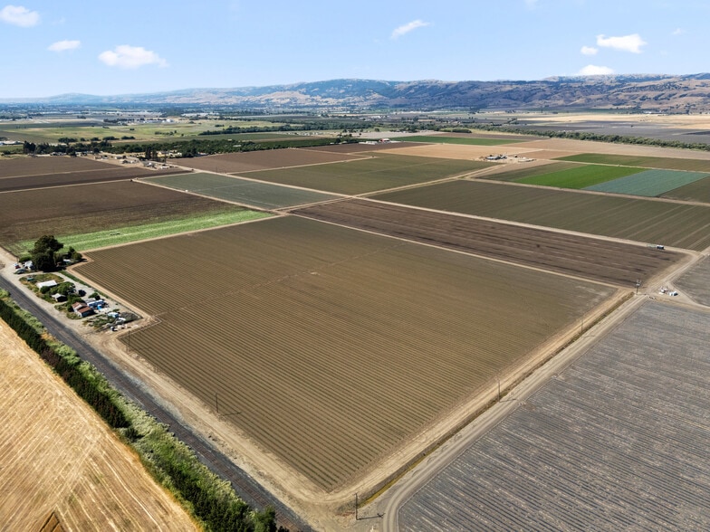 4175 Davidson Ave, Gilroy, CA à vendre - Photo de l’immeuble – Image 2 sur 8