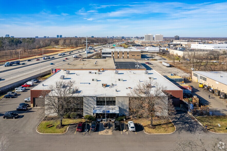 507 W Algonquin Rd, Arlington Heights, IL à vendre - Photo de l’immeuble – Image 3 sur 5