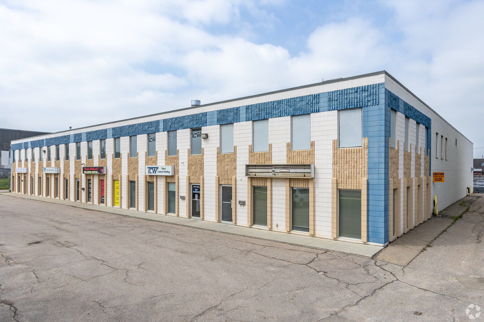 15140 128th Ave NW, Edmonton, AB à vendre Photo principale– Image 1 sur 4