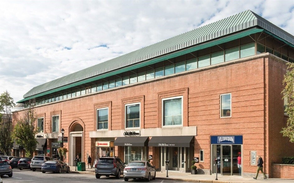 200 Greenwich Ave, Greenwich, CT à louer - Photo de l’immeuble – Image 2 sur 2