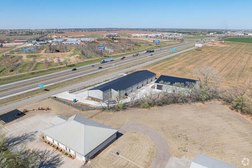 121 Airport Rd, Goldsby, OK à louer - Photo de l’immeuble – Image 2 sur 14