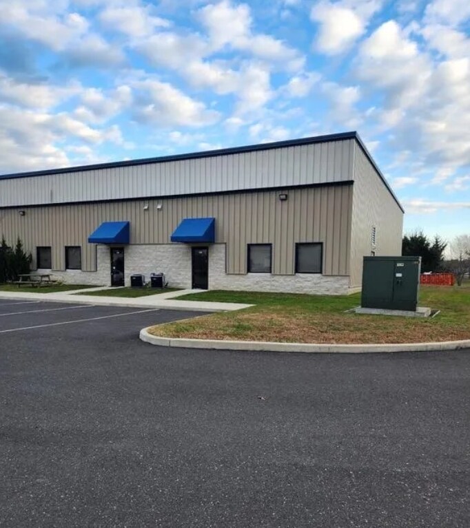 1 Coleman Ct, Vincentown, NJ à louer Photo principale– Image 1 sur 2
