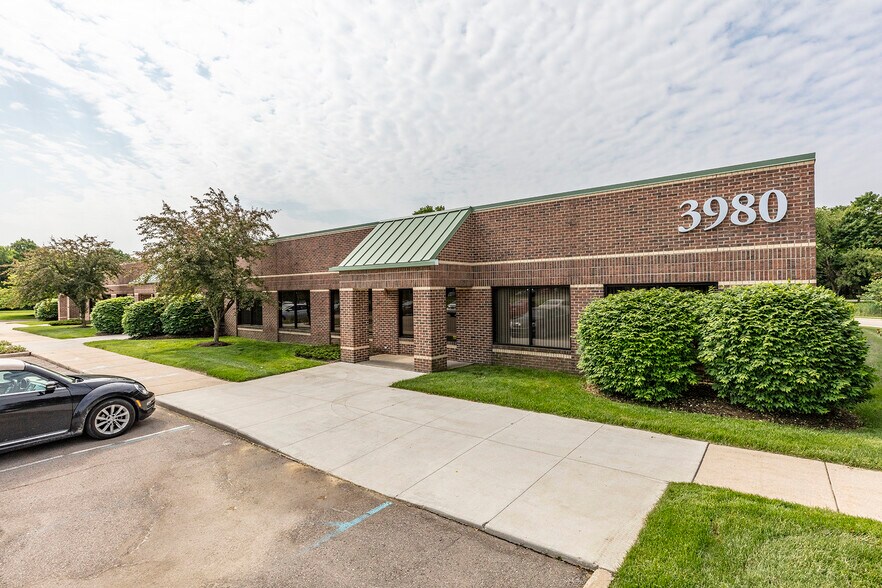 3980 Ranchero Dr, Ann Arbor, MI à vendre - Photo de l’immeuble – Image 1 sur 3